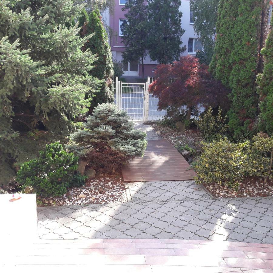 Villa Kysucka Senec Buitenkant foto